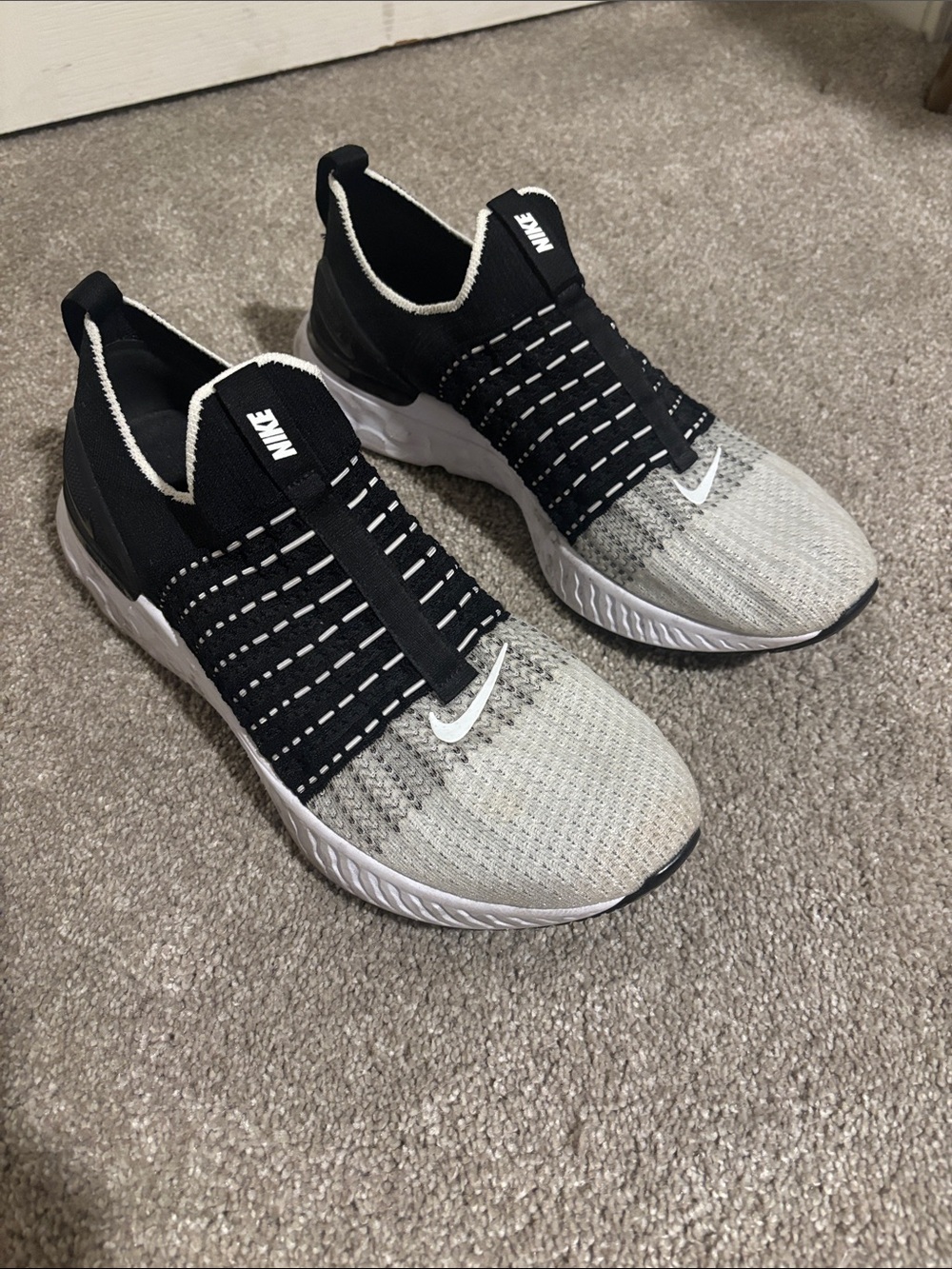 Nike Men’s Athletic Slip-On Sneakers in Black and Light Gray
